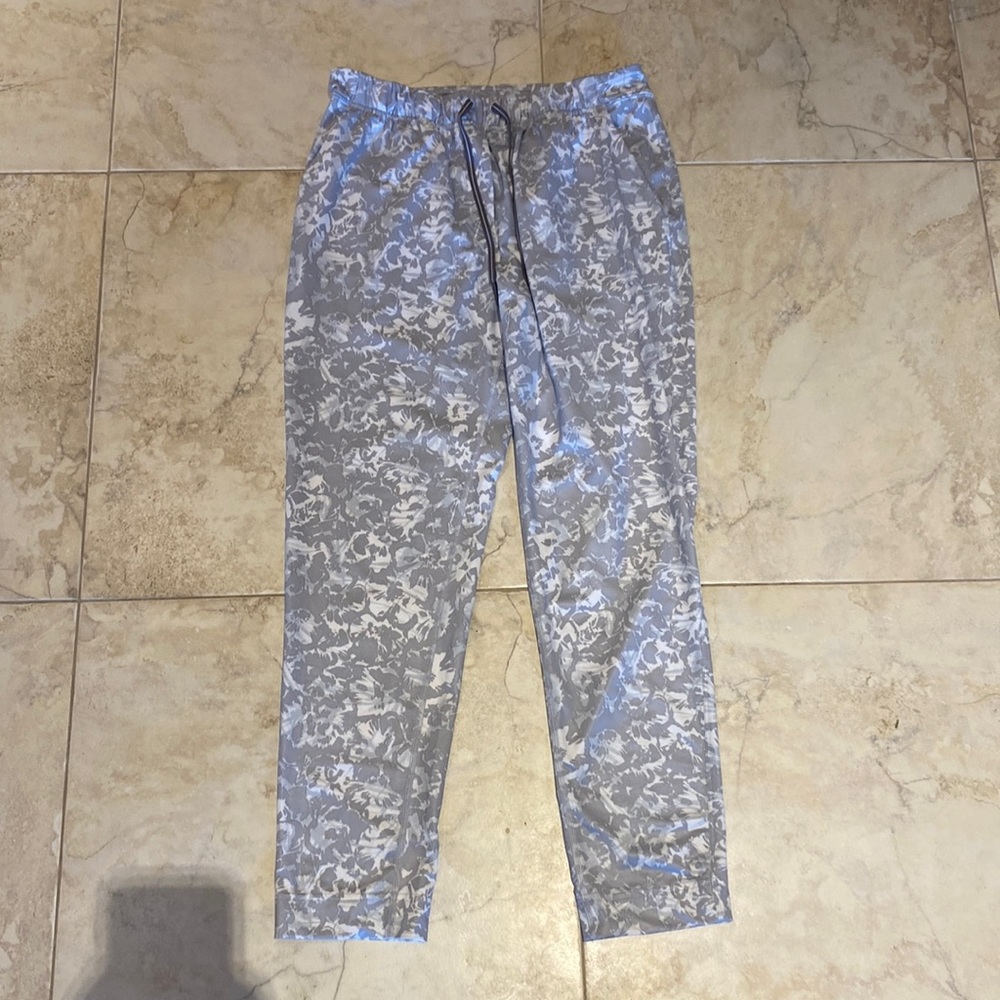 Lululemon jet crop slim jogger size 4